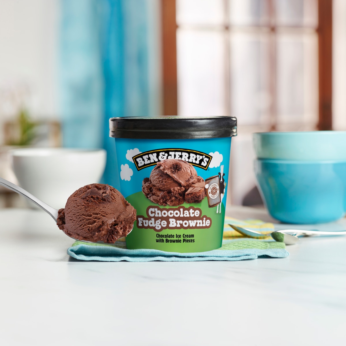 Lody Chocolate Fudge Brownie - Pint 3 / 4